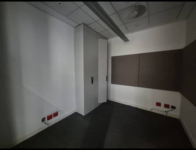 1,098M² OFFICE TO LET IN SANDTON CENTRAL